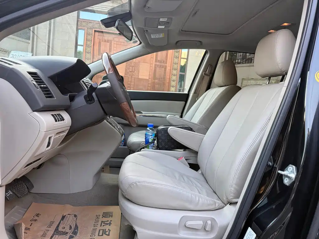 MAZDA 8 2013