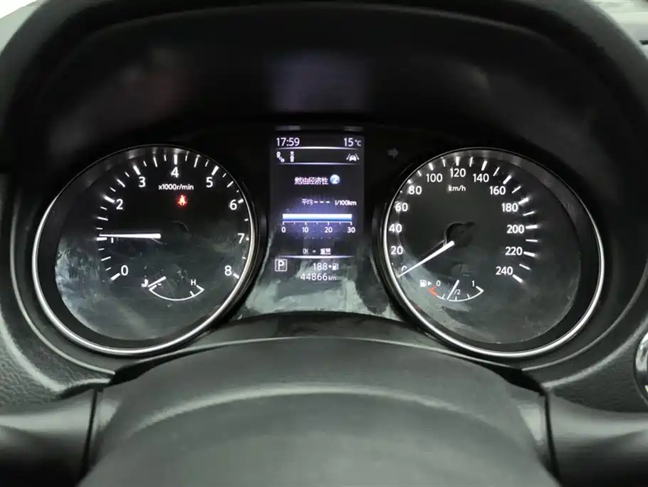 NISSAN QASHQAI 2019