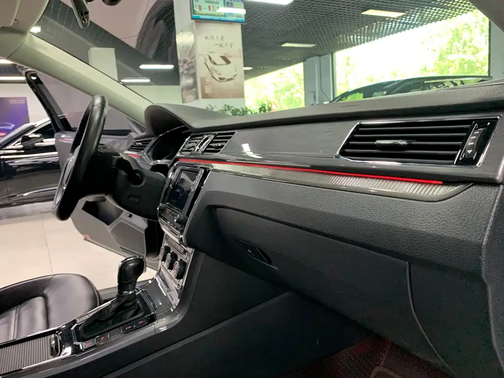 VOLKSWAGEN PASSAT 2017