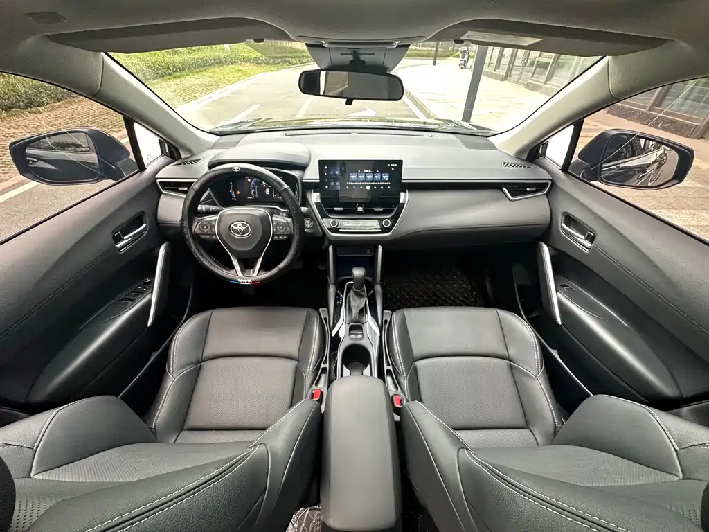 TOYOTA FRONTLANDER 2024