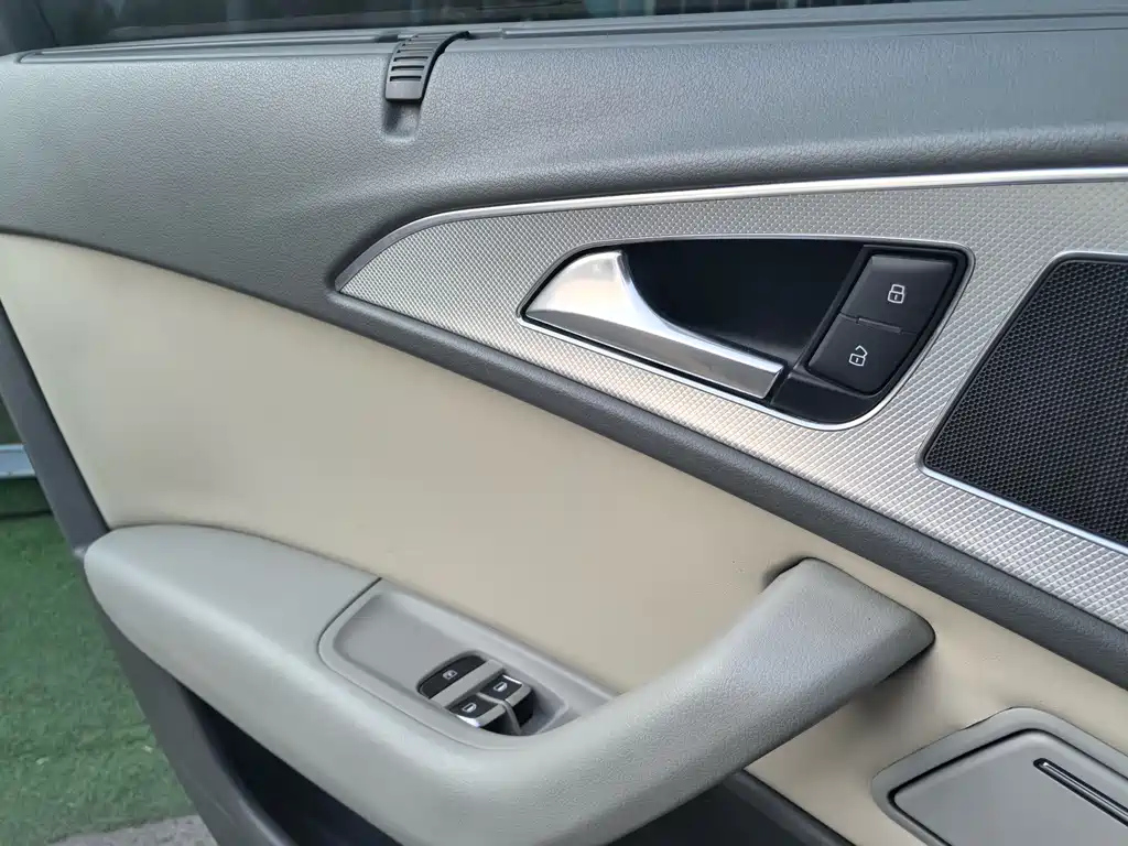 AUDI A6L 2012