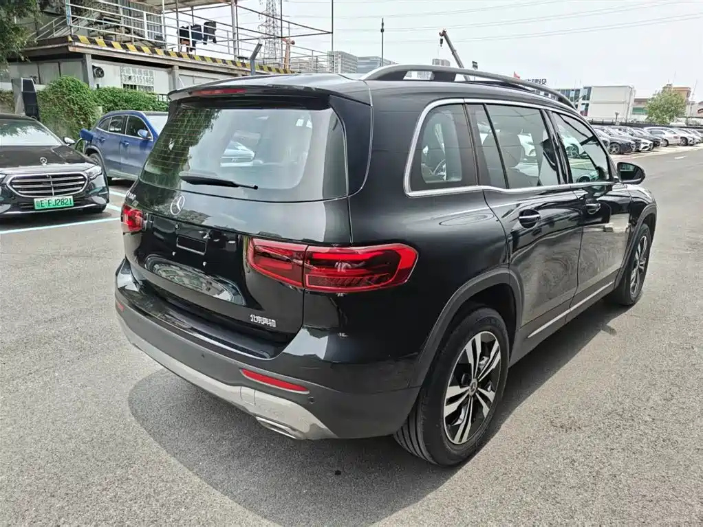 MERCEDES BENZ GLB 2023