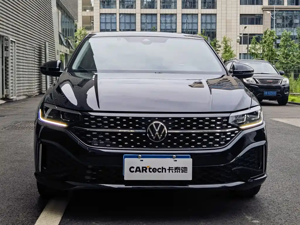 VOLKSWAGEN LAVIDA 2023