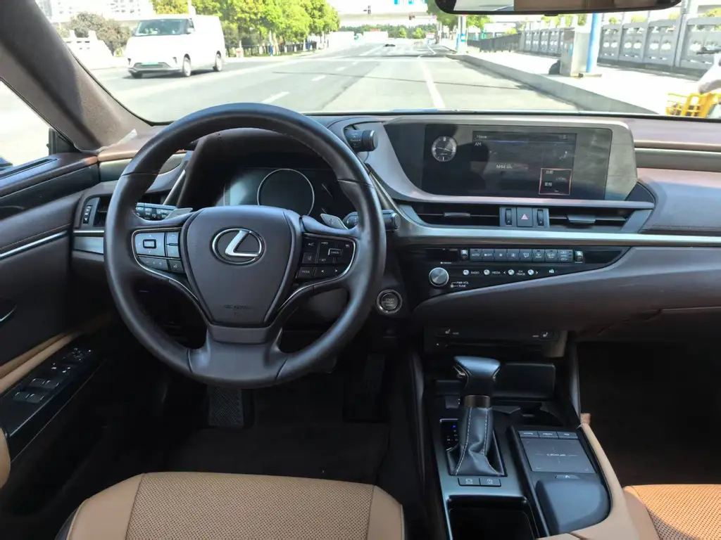LEXUS ES 2021