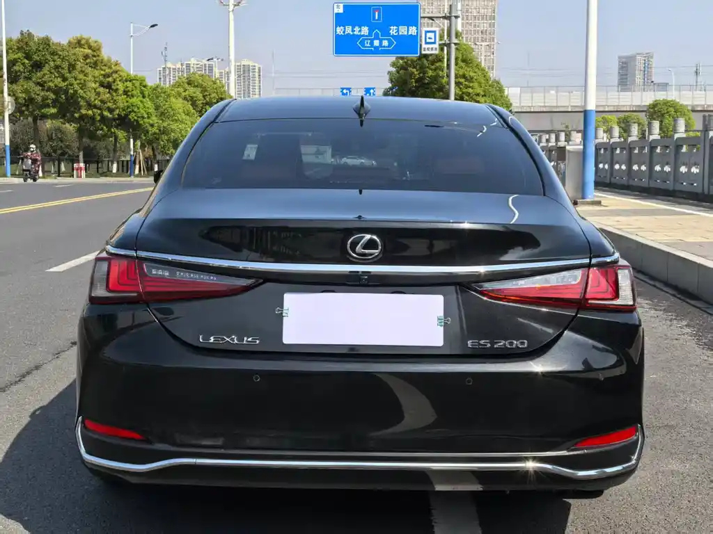 LEXUS ES 2021