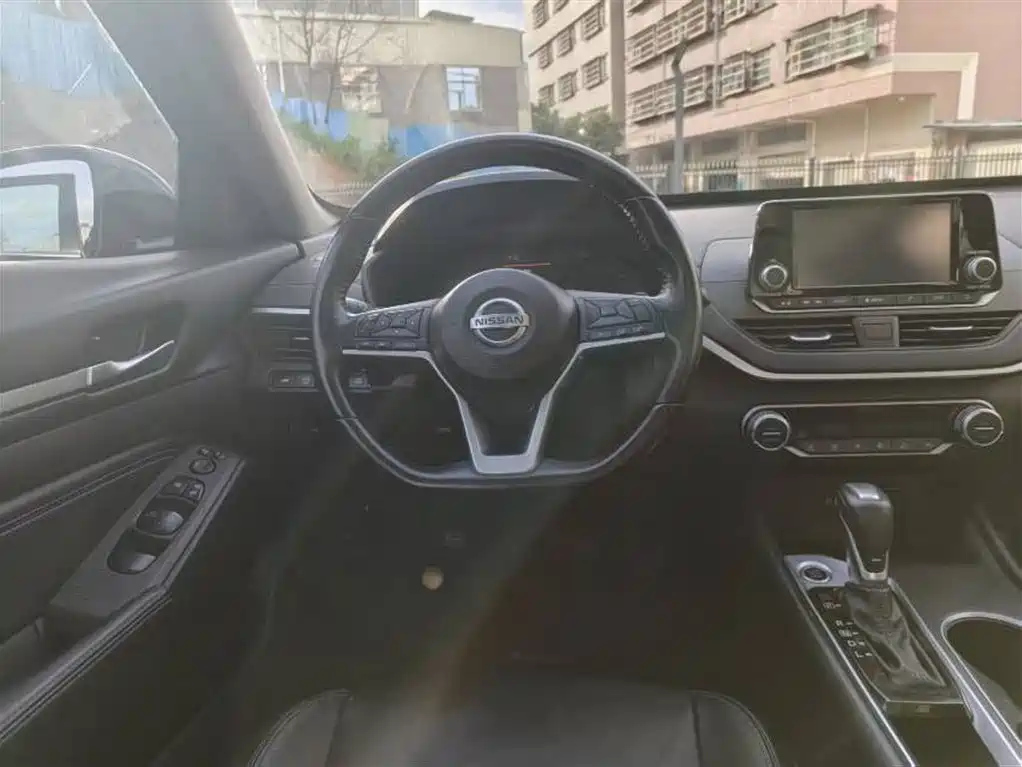 NISSAN TEANA 2019