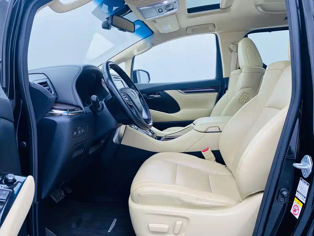 TOYOTA ALPHARD 2018