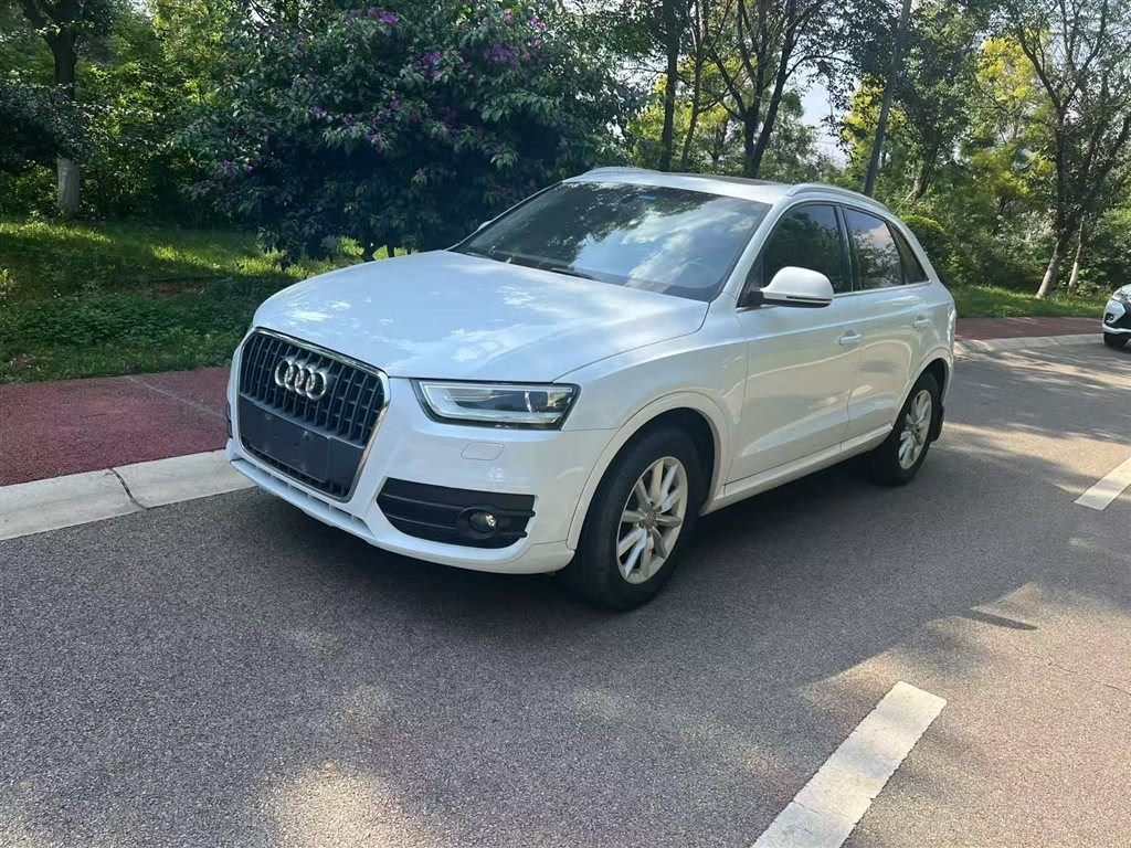 AUDI Q3 2015