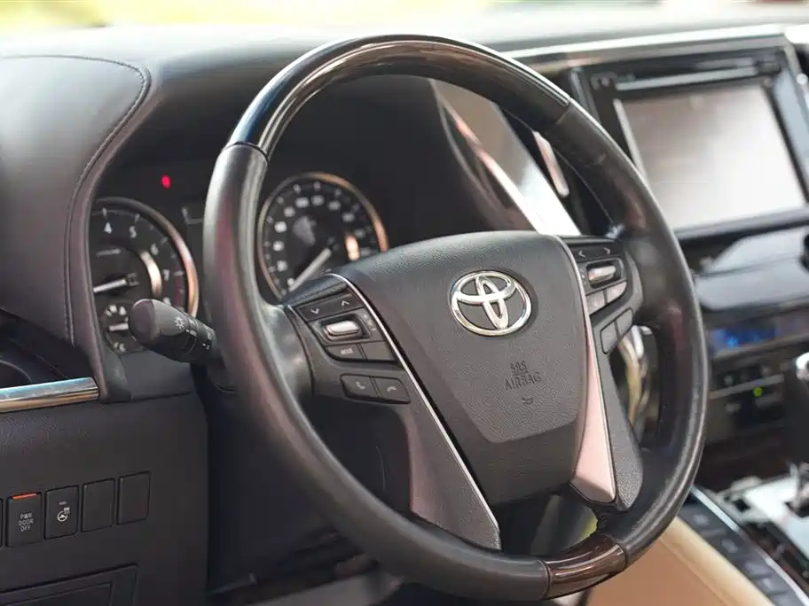 TOYOTA ALPHARD 2018