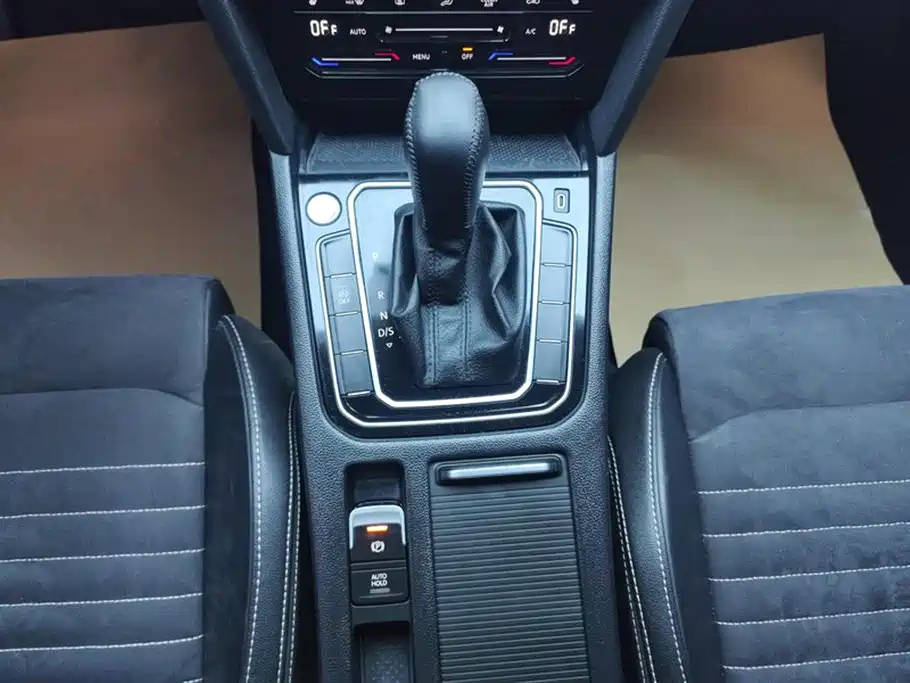 VOLKSWAGEN MAGOTAN 2021