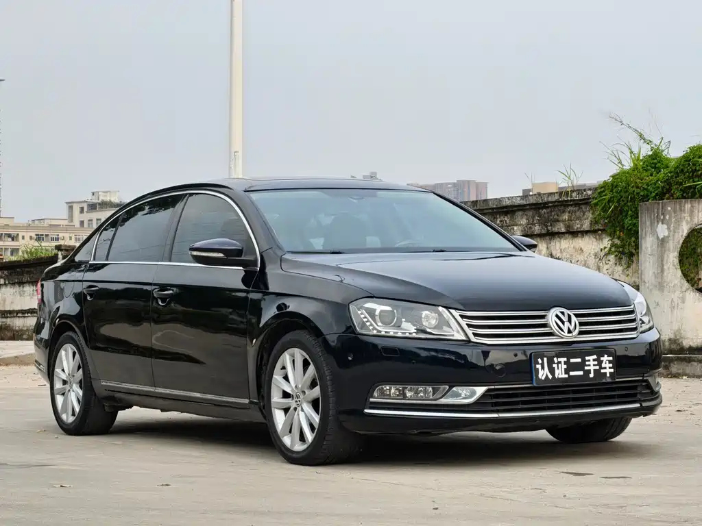 VOLKSWAGEN MAGOTAN 2013