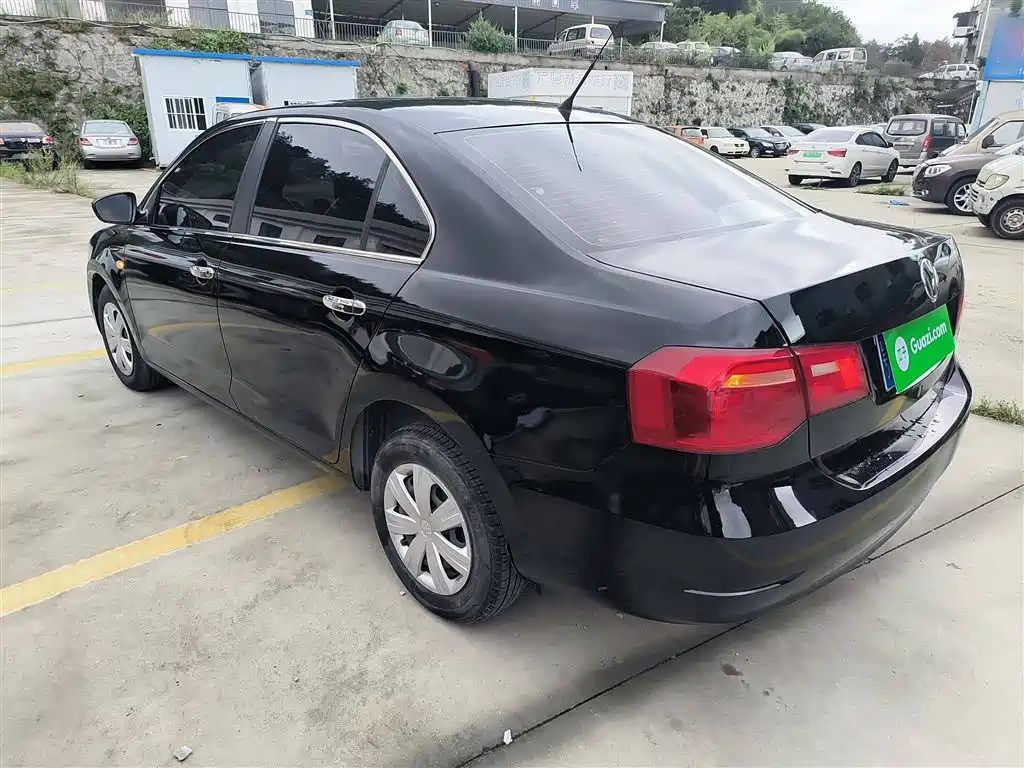 VOLKSWAGEN JETTA 2013