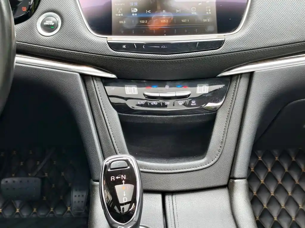 CADILLAC XT5 2018