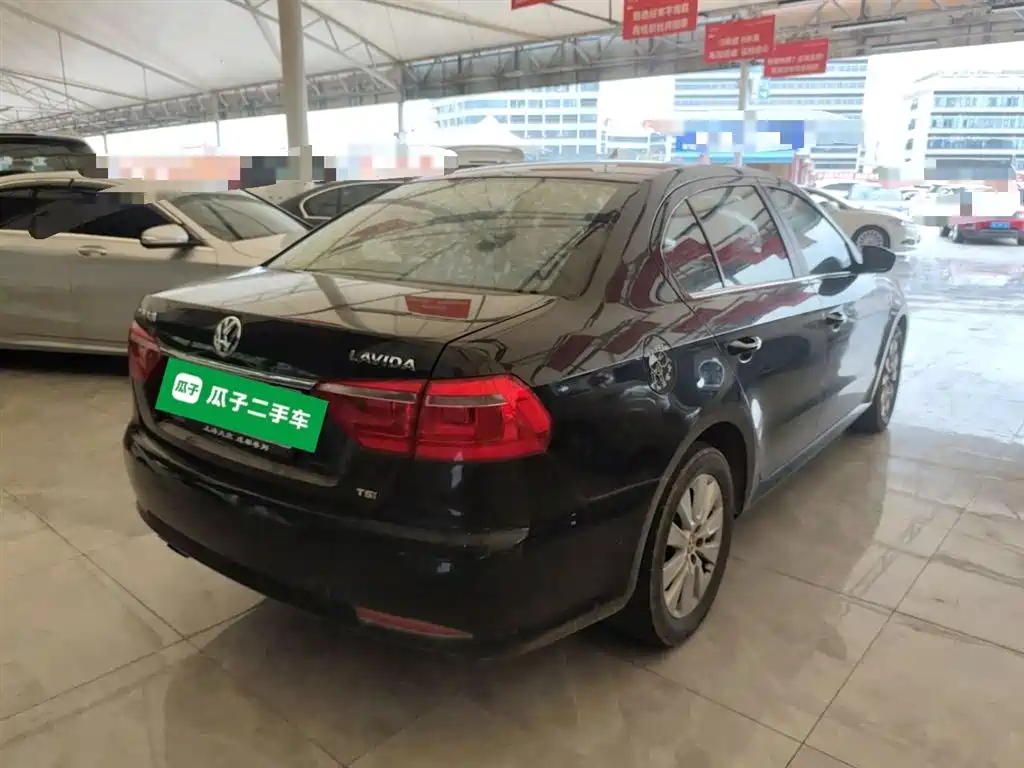 VOLKSWAGEN LAVIDA 2013