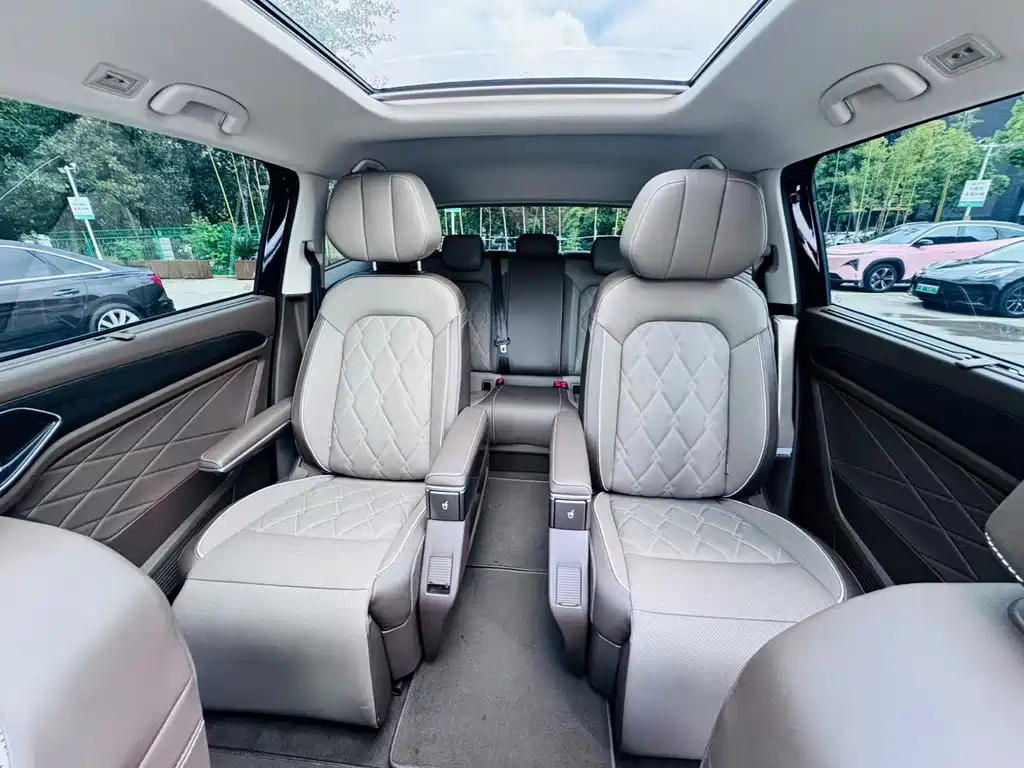 VOLKSWAGEN VILORAN 2024