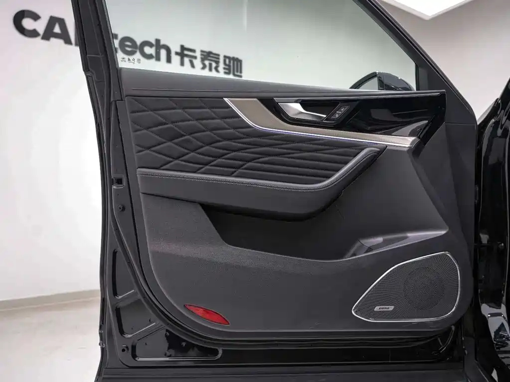 HONGQI HS5 2022