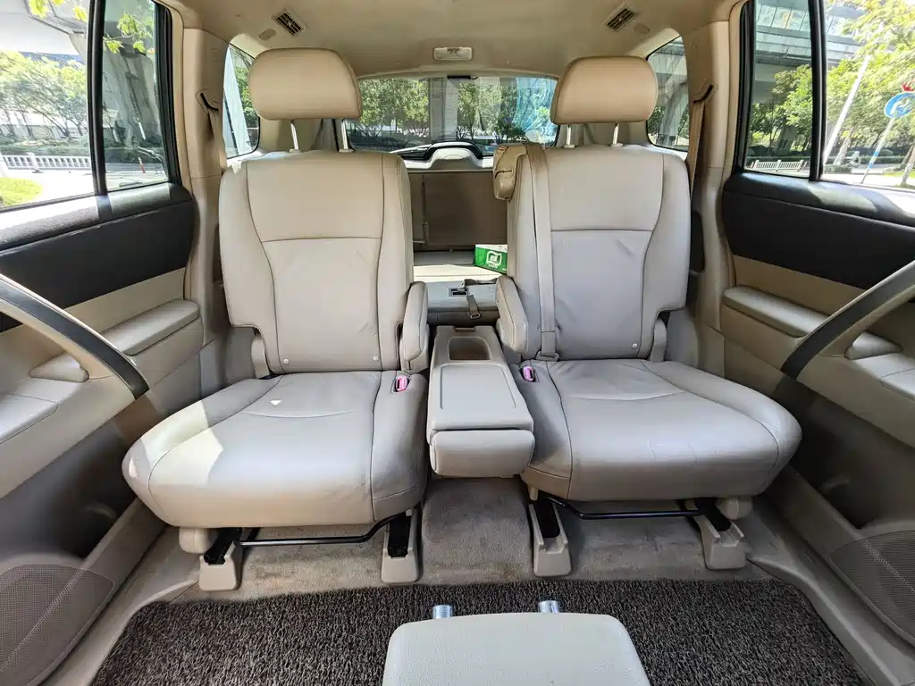 TOYOTA HIGHLANDER 2011