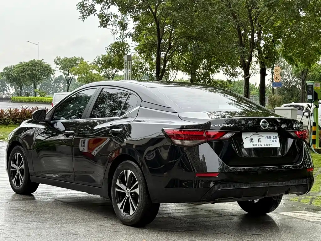 NISSAN SYLPHY 2022