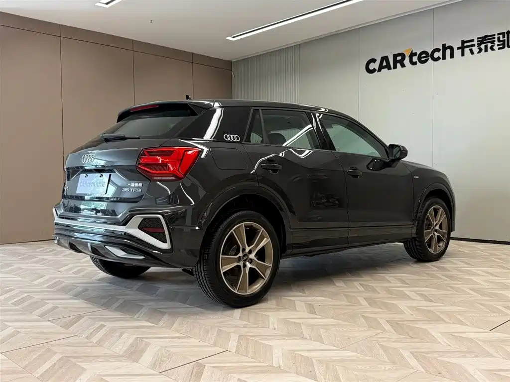 AUDI Q2L 2025
