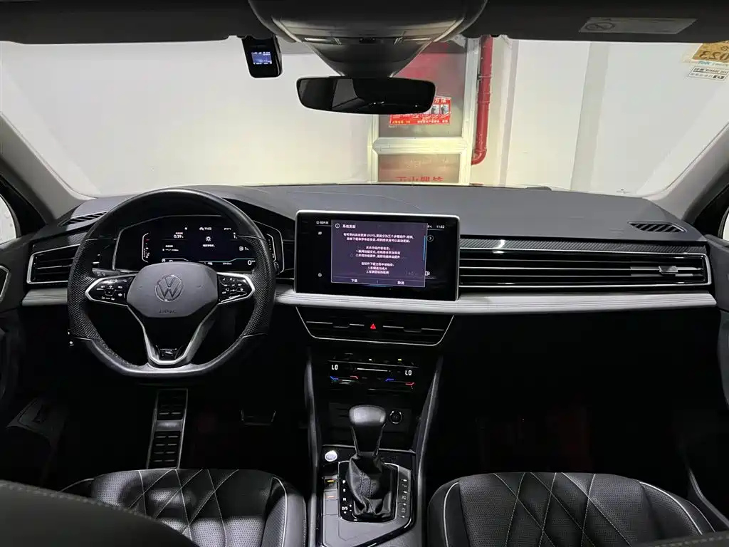 VOLKSWAGEN TIGUAN L 2021