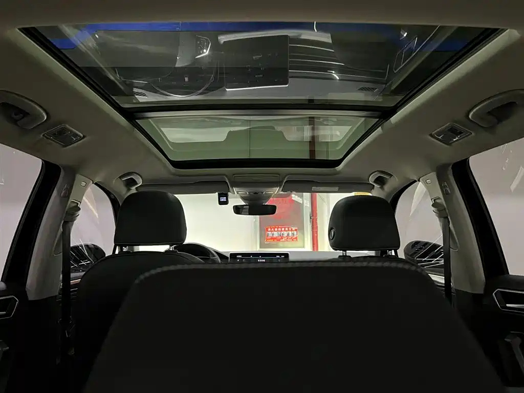 VOLKSWAGEN TIGUAN L 2021