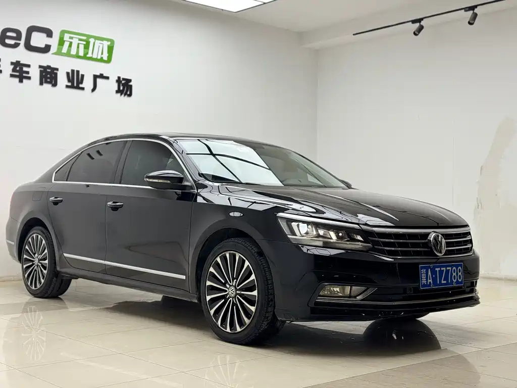 VOLKSWAGEN PASSAT 2017