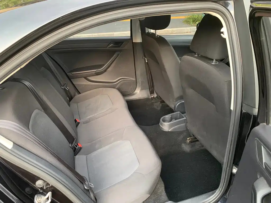 VOLKSWAGEN JETTA 2015
