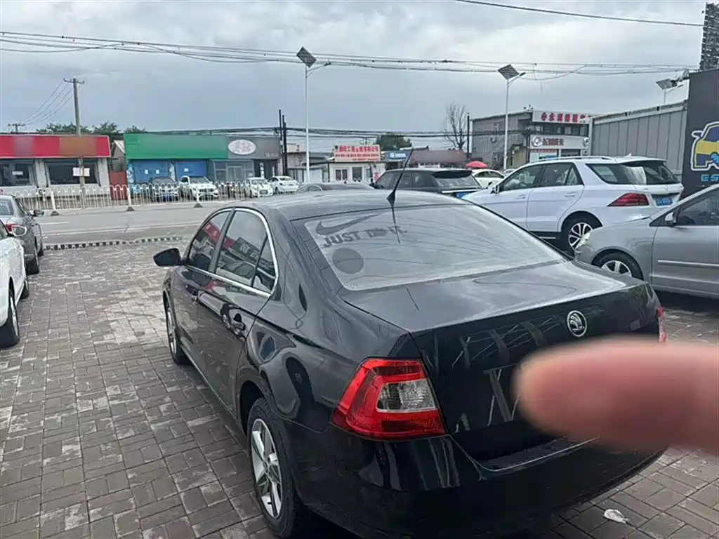 SKODA RAPID 2015