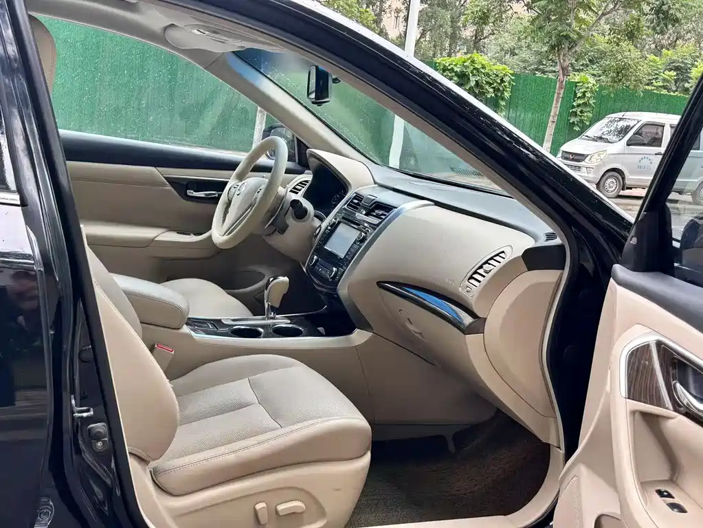 NISSAN TEANA 2013
