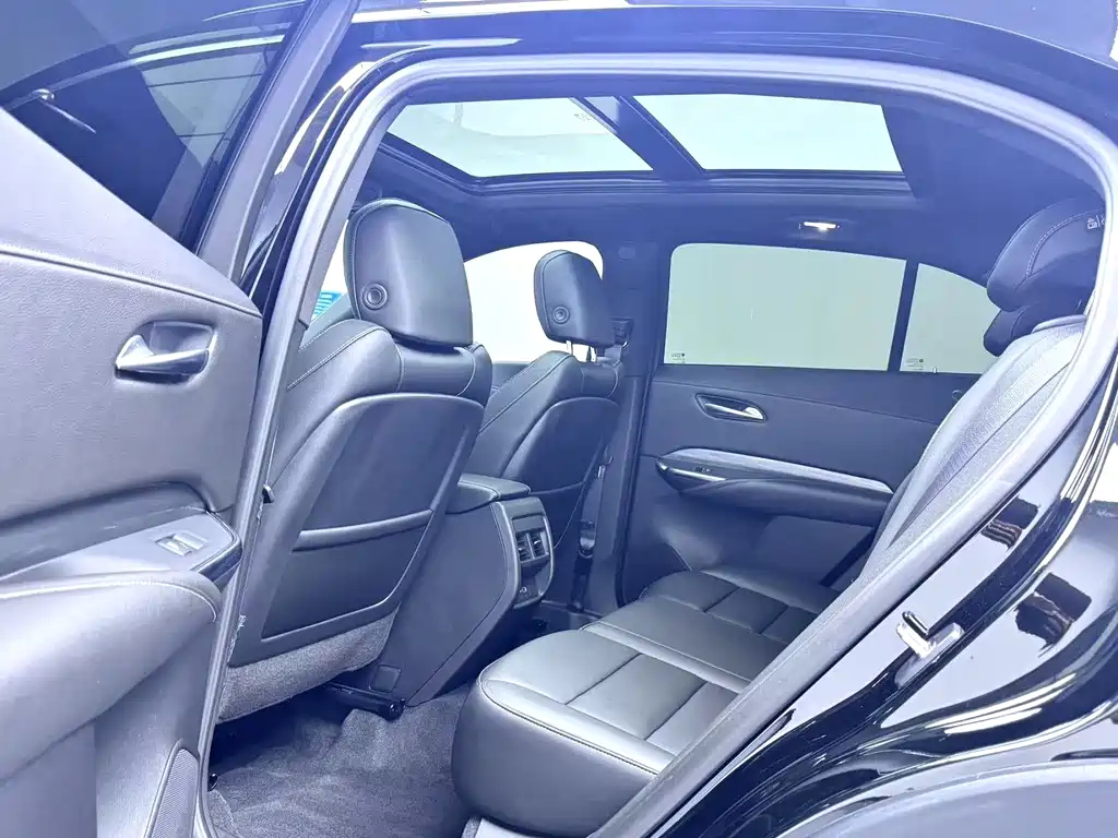 CADILLAC XT4 2024