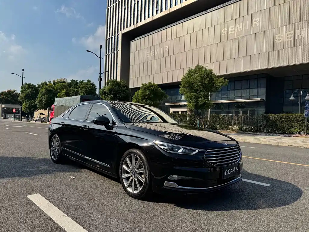 FORD TAURUS 2019