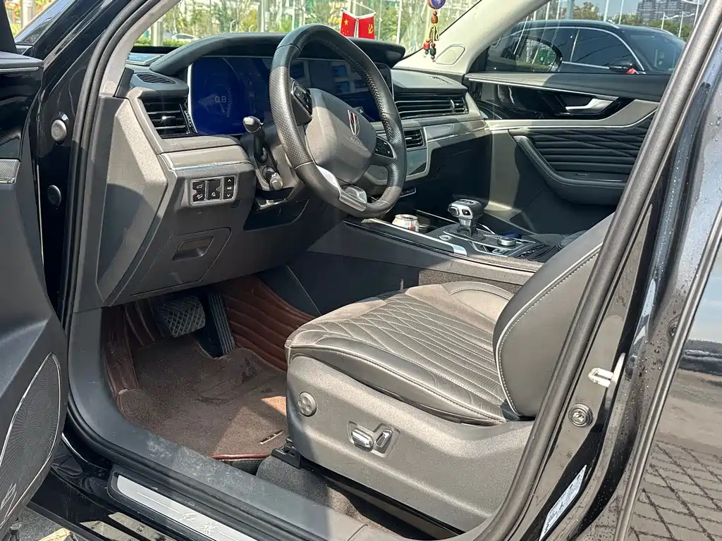 HONGQI HS5 2022