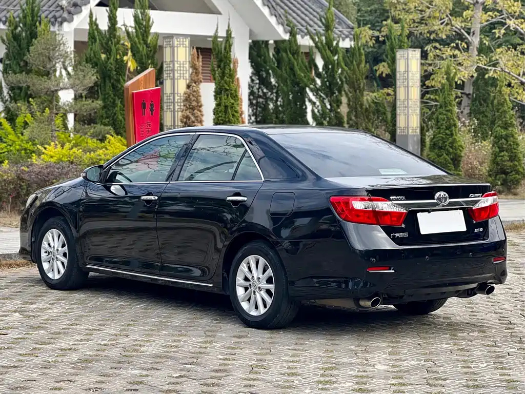 TOYOTA CAMRY 2013