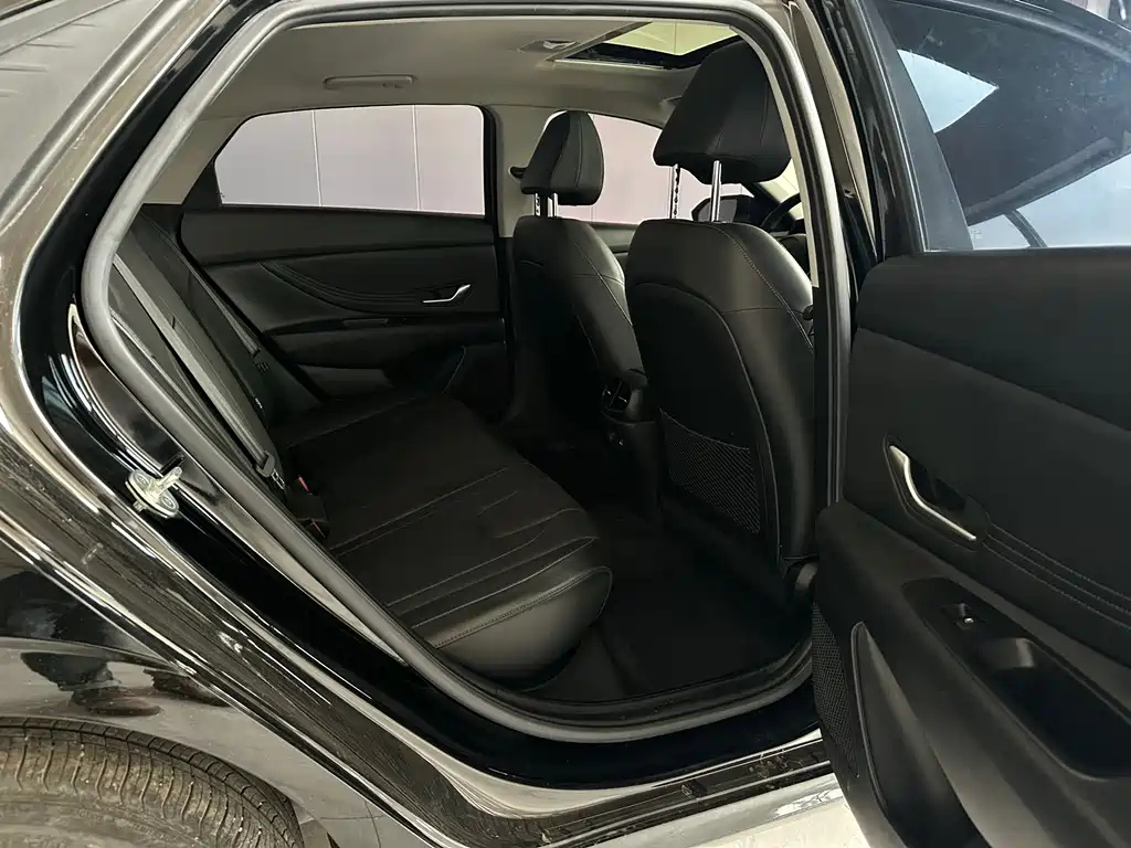 HYUNDAI ELANTRA 2022