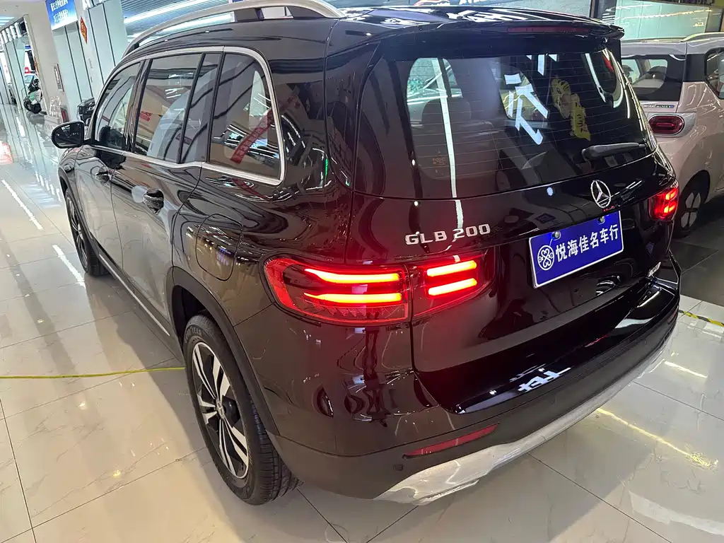MERCEDES BENZ GLB 2024