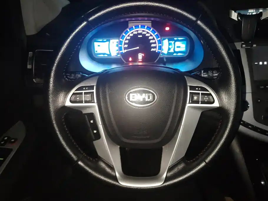 BYD S6 2015
