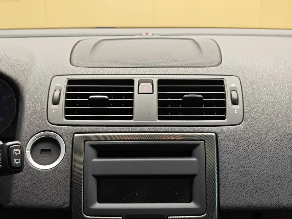 VOLVO C30 2011