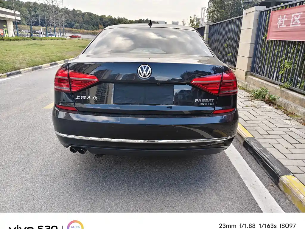 VOLKSWAGEN PASSAT 2017
