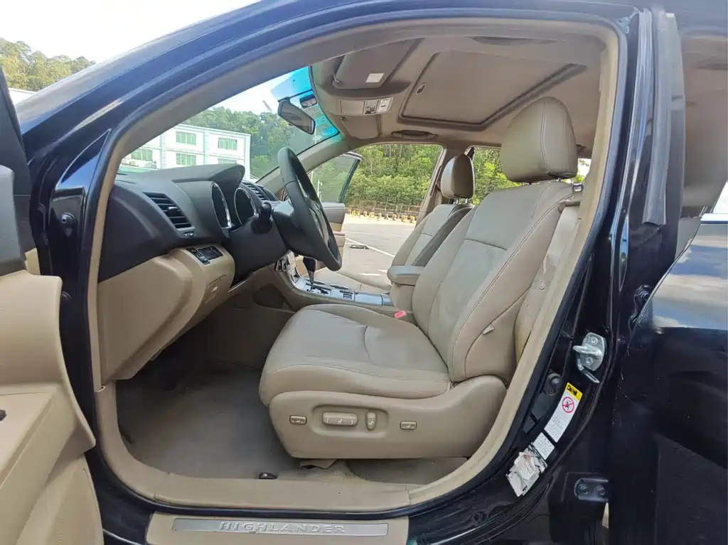TOYOTA HIGHLANDER 2012