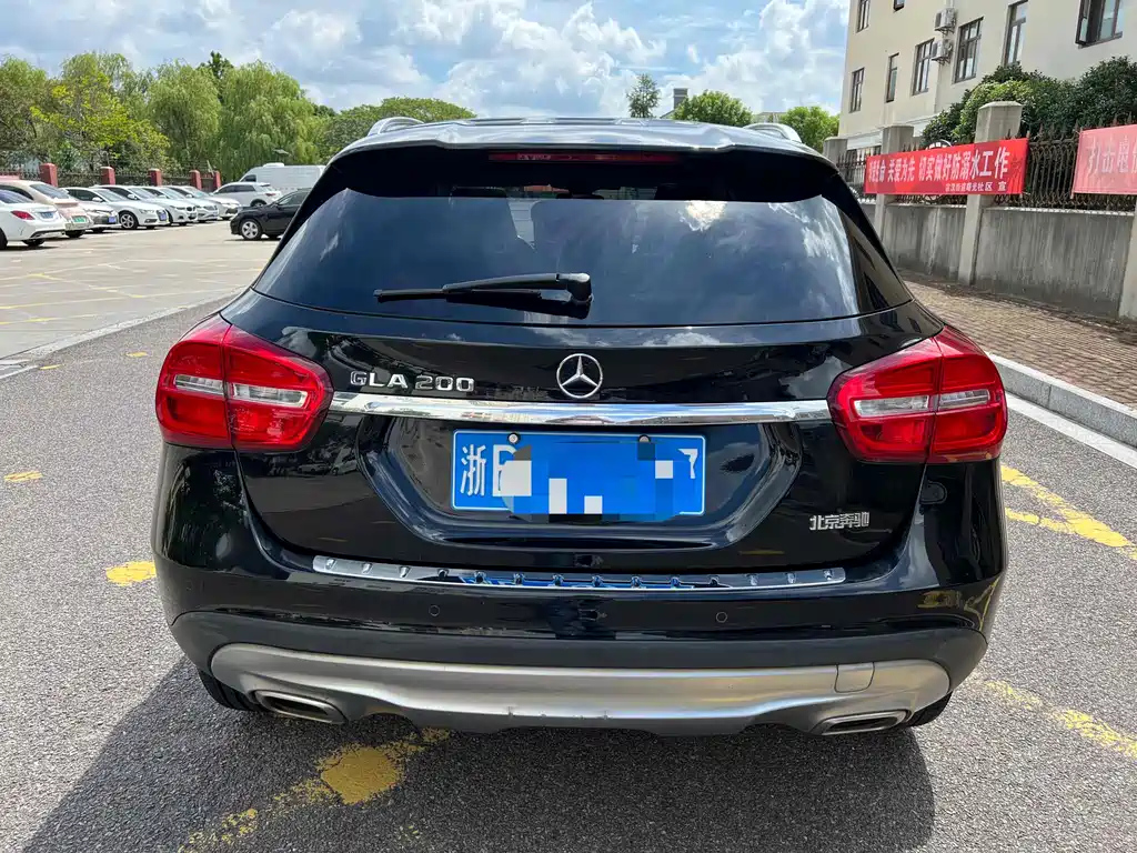 MERCEDES BENZ GLA 2016