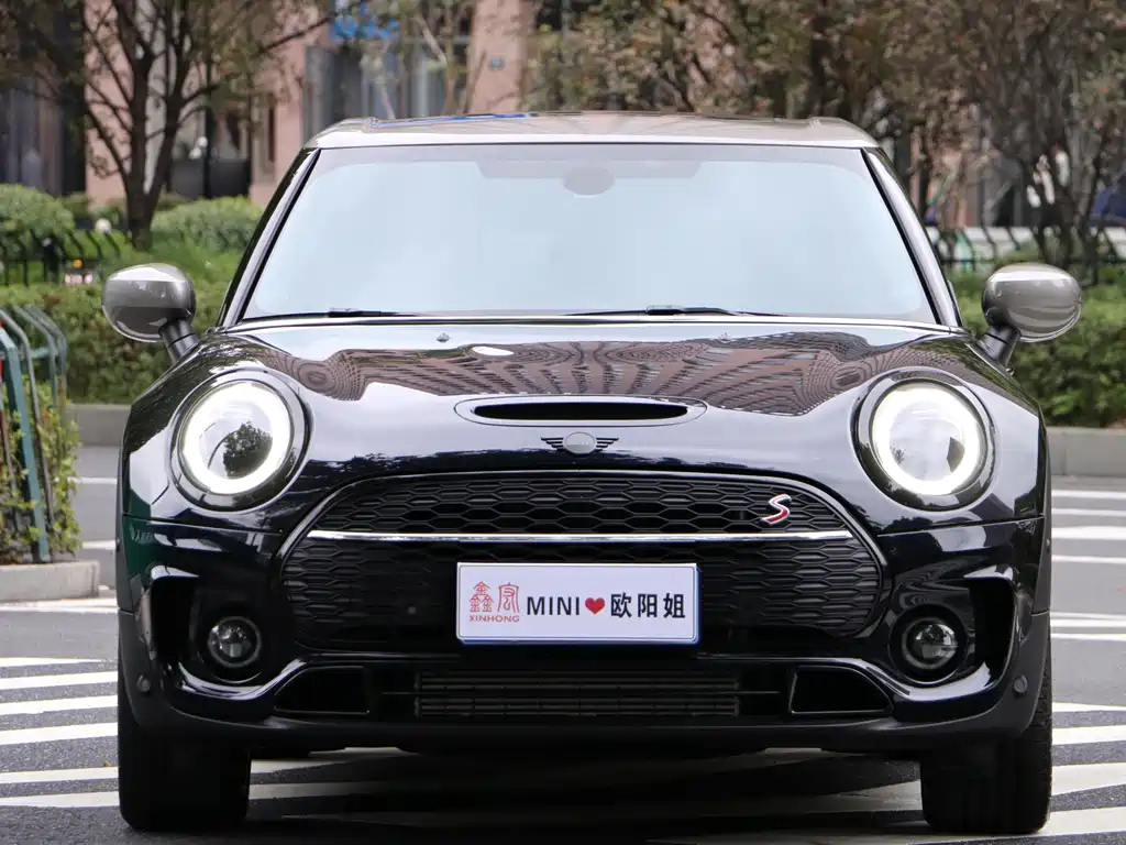 MINI CLUBMAN 2024