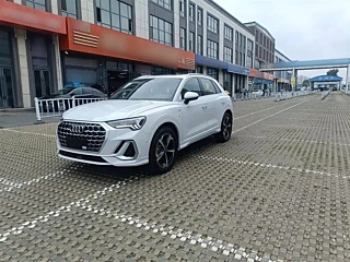AUDI Q3  2024