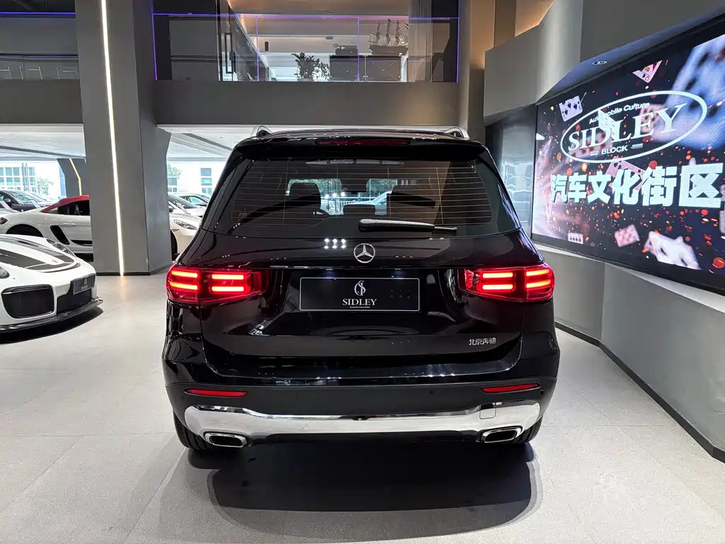 MERCEDES BENZ GLB 2024