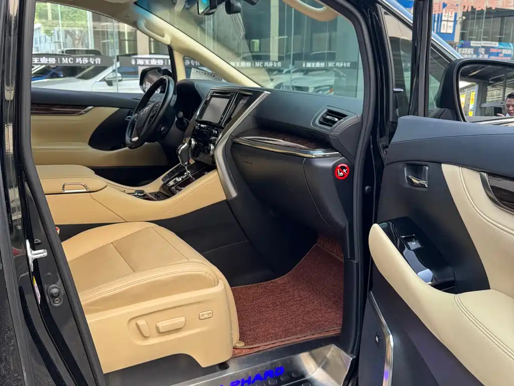 TOYOTA ALPHARD 2018