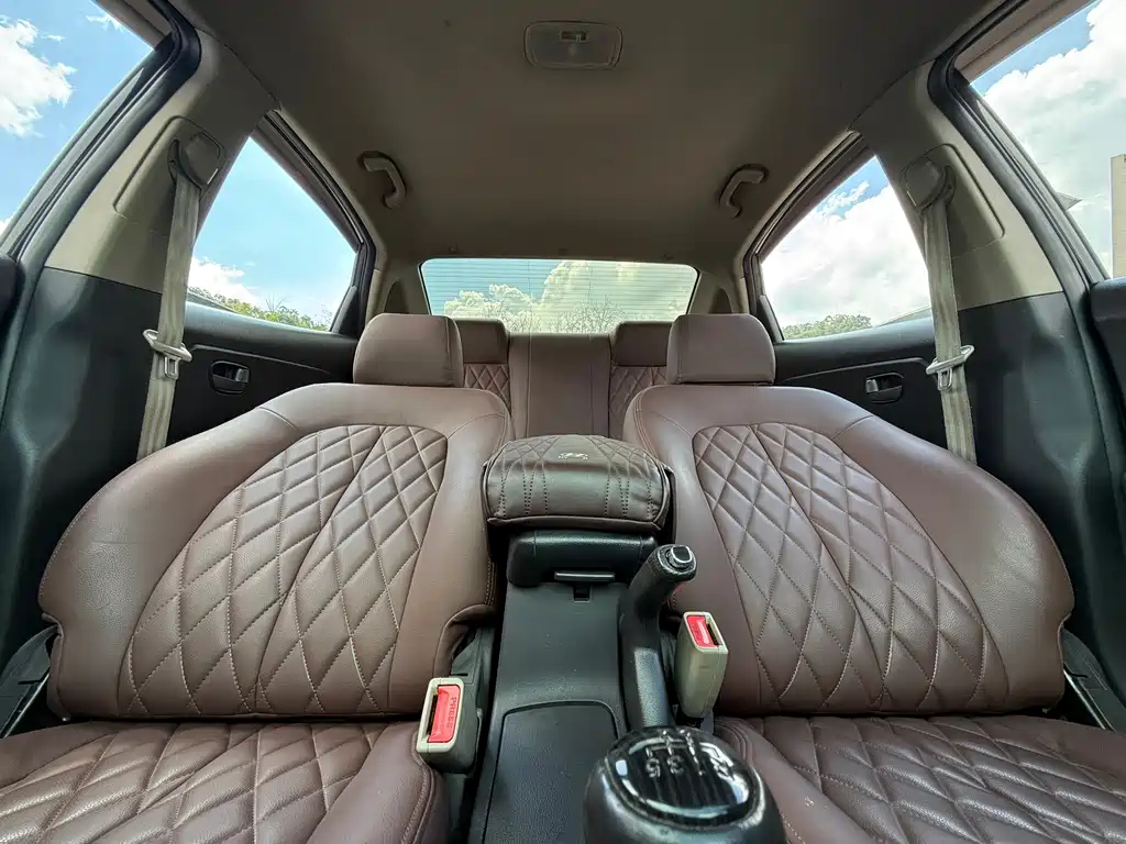 HYUNDAI CELESTA 2014