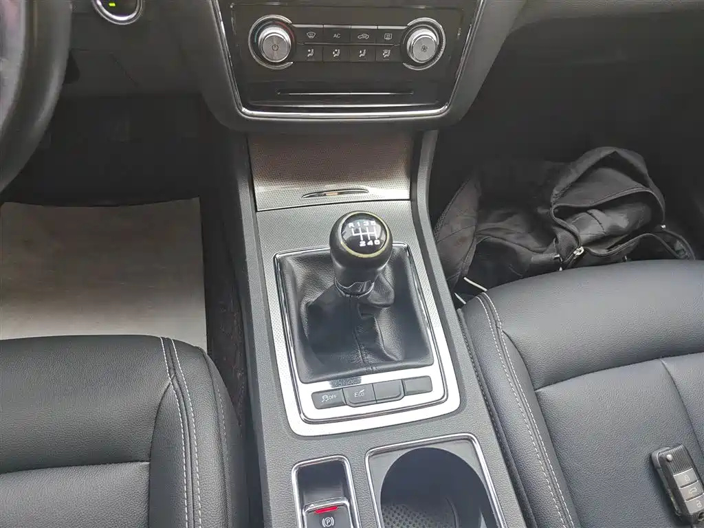 ROEWE I6 2018