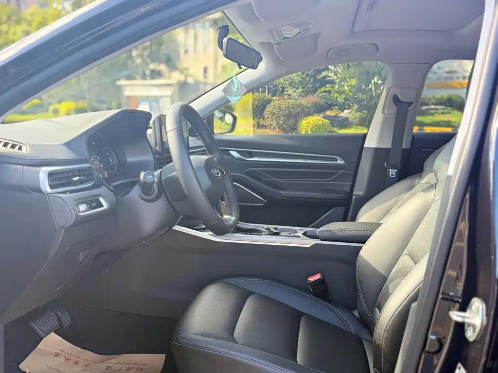 GEELY AUTO EMGRAND 2022