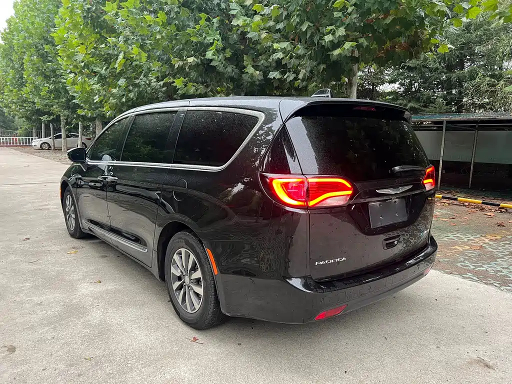 CHRYSLER BIG 捷龙PHEV IMPO 2025