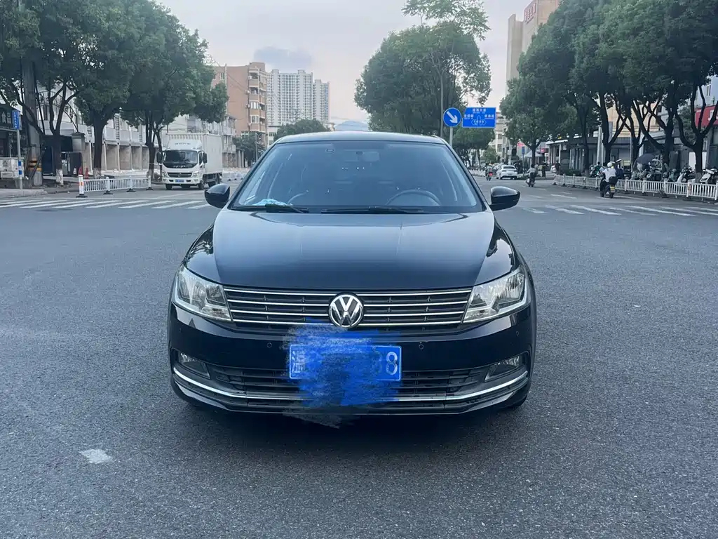 VOLKSWAGEN LAVIDA 2016