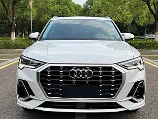 AUDI Q3  2020